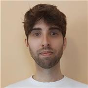 Docente di cucina impartisce lezioni teorico pratiche